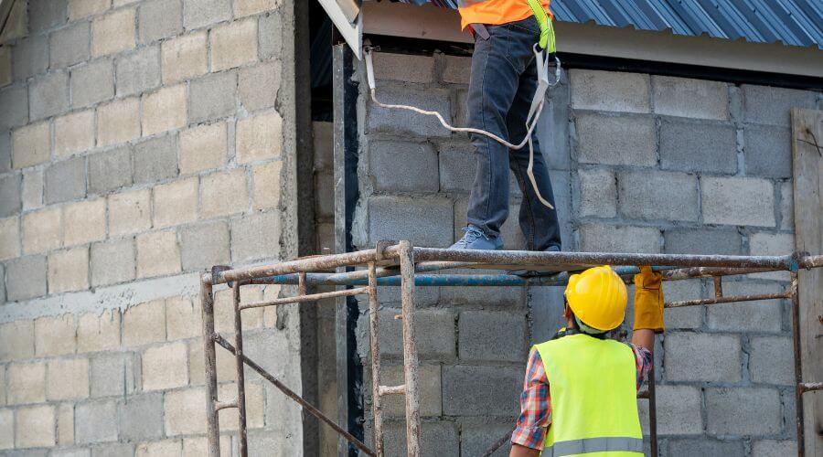 Professional gutter cleaning in Childress, TX